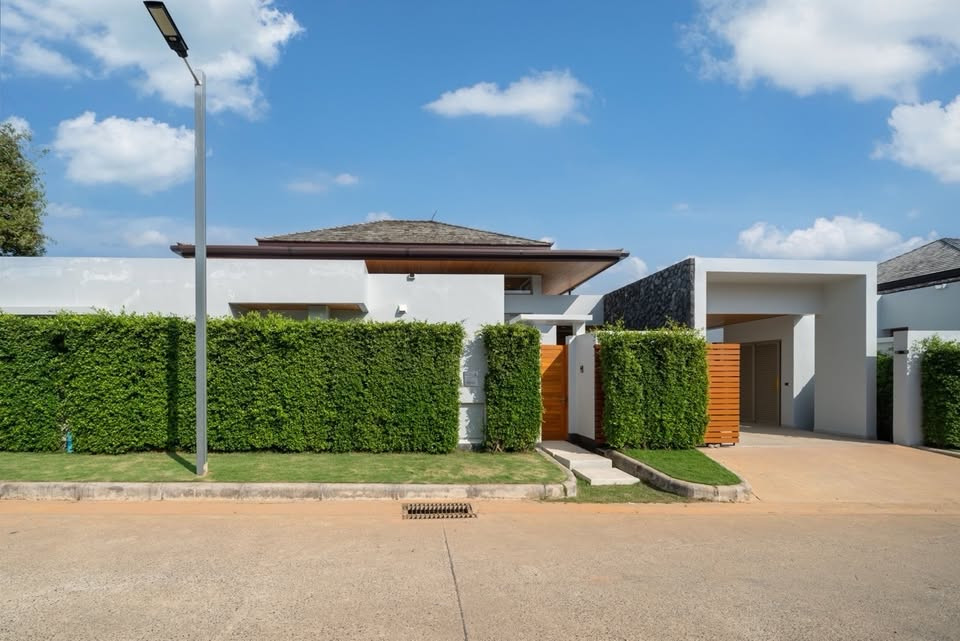 Villa neuve de 4 chambres avec piscine à vendre à Botanica Foresta II Phuket