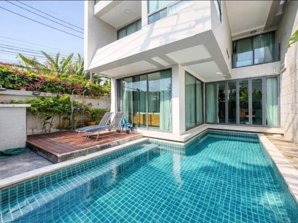 Villa de 4 chambres avec piscine privée à louer à Rawai, Phuket