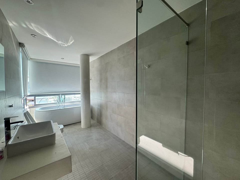 Villa moderne de 4 chambres avec piscine à louer près de la plage de Rawai