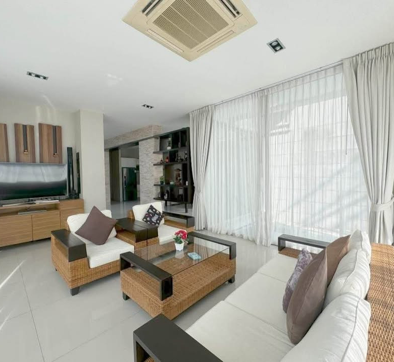 Villa moderne de 4 chambres avec piscine à louer près de la plage de Rawai