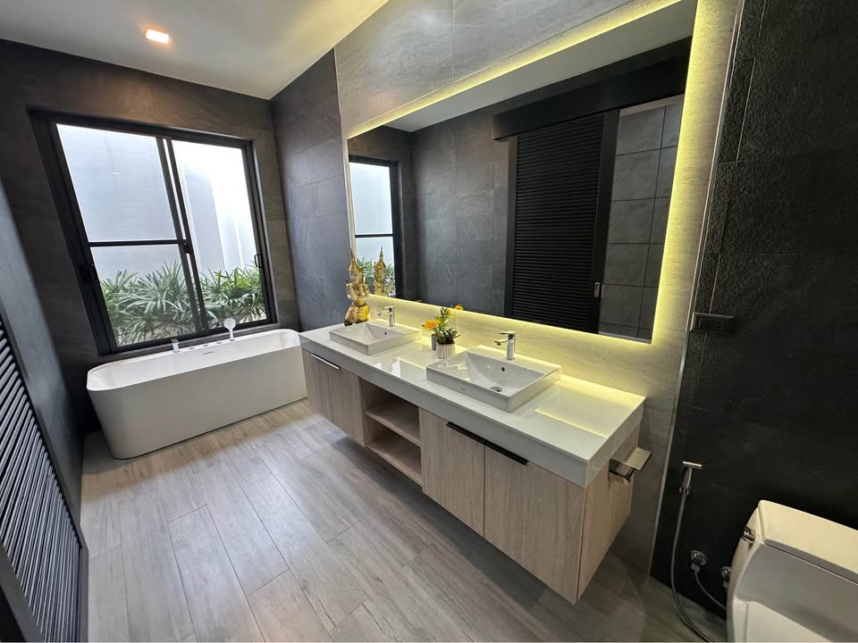 Villa avec piscine de 4 chambres à vendre à Rawai, Phuket