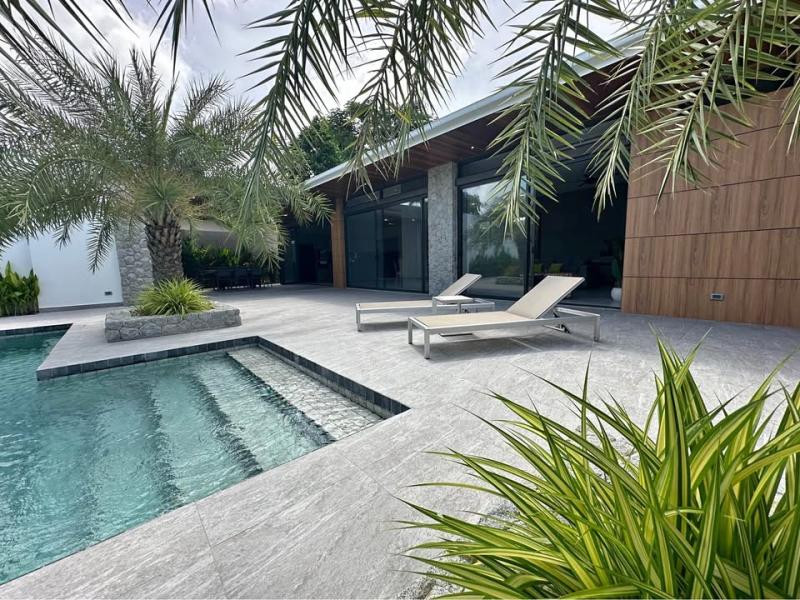Villa avec piscine de 4 chambres à vendre à Rawai, Phuket