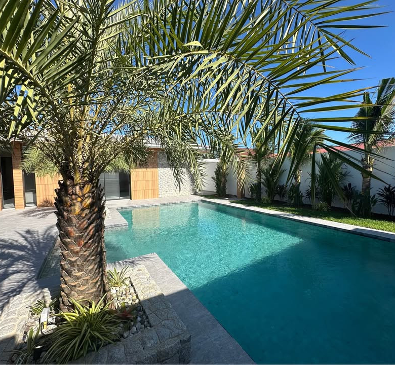 Villa avec piscine de 4 chambres à vendre à Rawai, Phuket