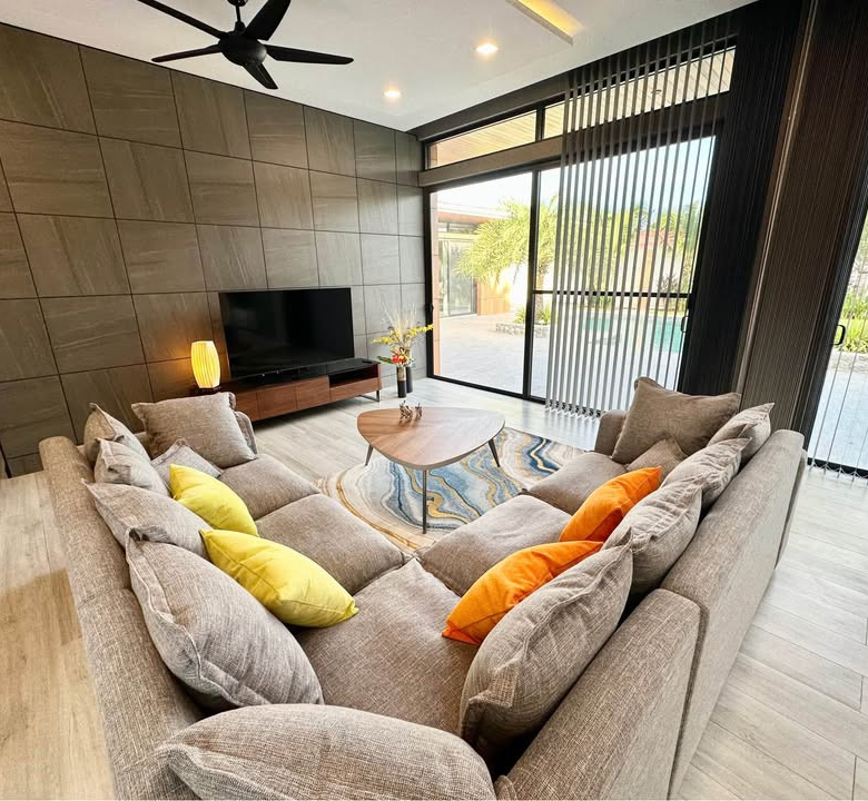 Villa avec piscine de 4 chambres à vendre à Rawai, Phuket