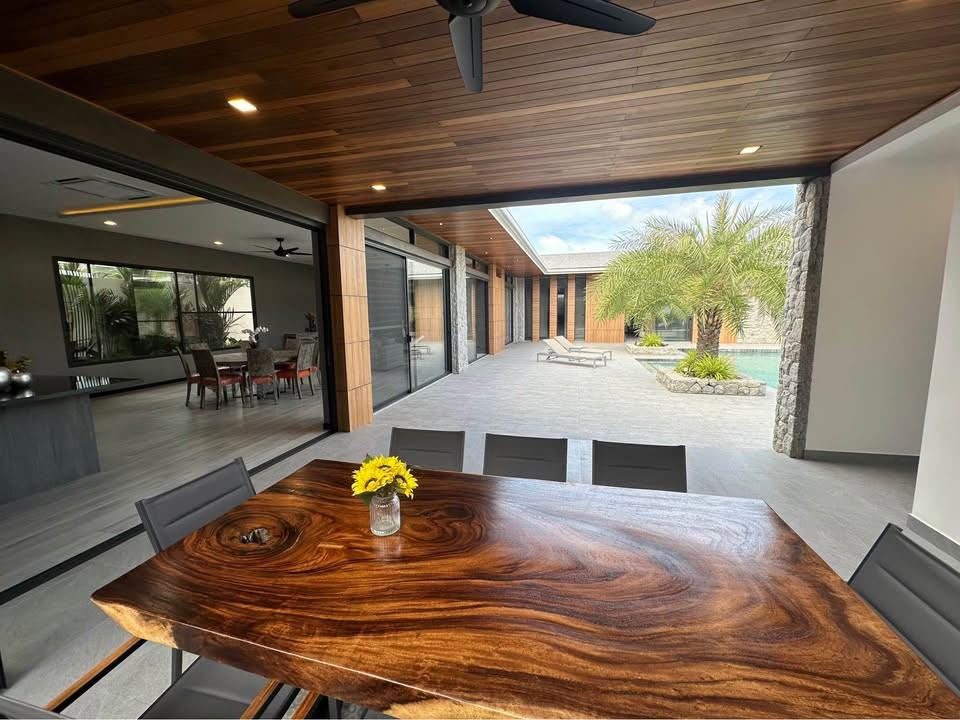 Villa avec piscine de 4 chambres à vendre à Rawai, Phuket