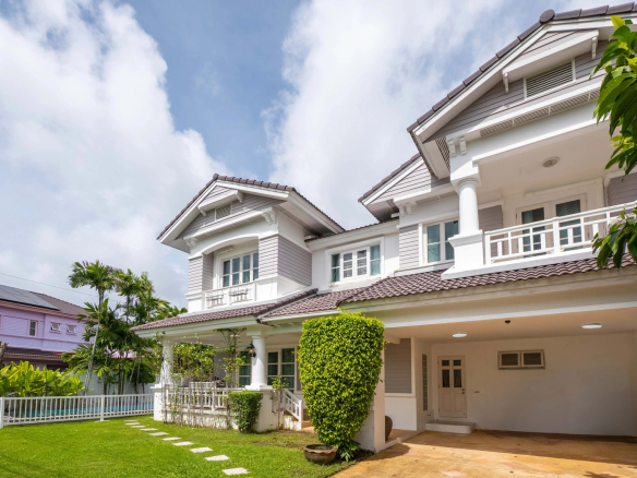 Maison de 5 chambres à vendre à Chalong avec piscine et jardin privés