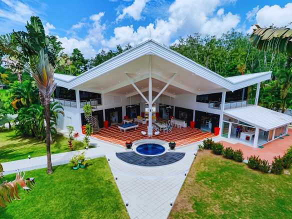 Villa de 5 chambres à louer à Paklok