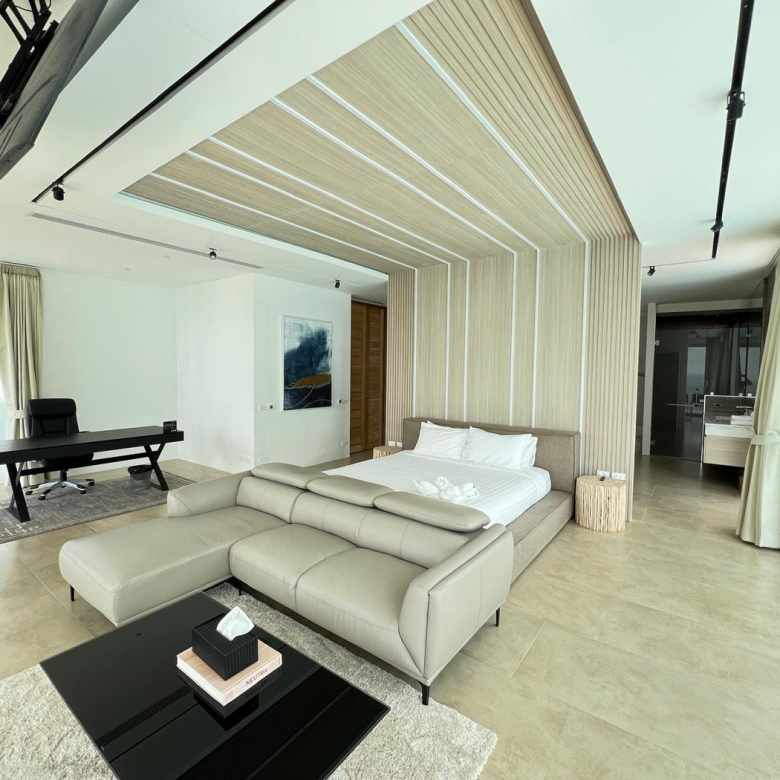 Baan Perwah – Villa de 8 chambres en bord de mer à louer à long terme à Kata
