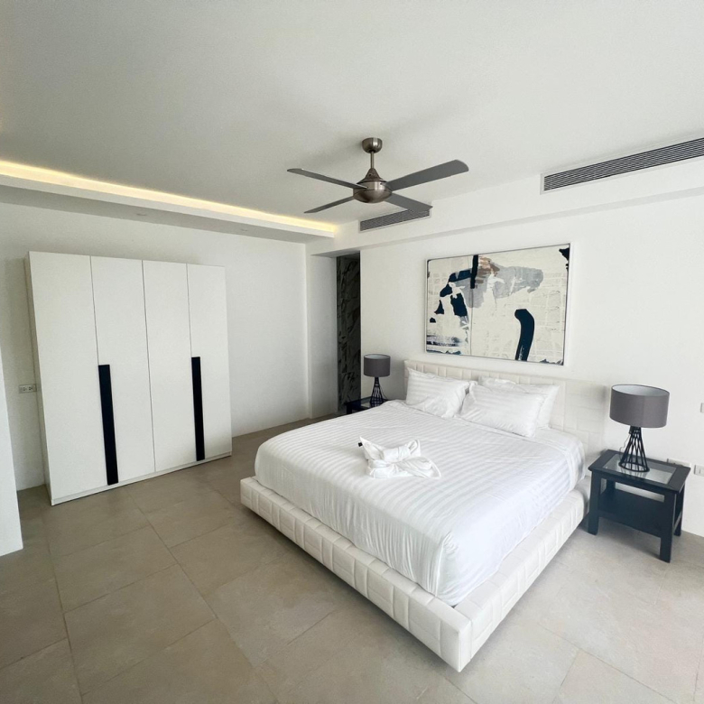 Baan Perwah – Villa de 8 chambres en bord de mer à louer à long terme à Kata