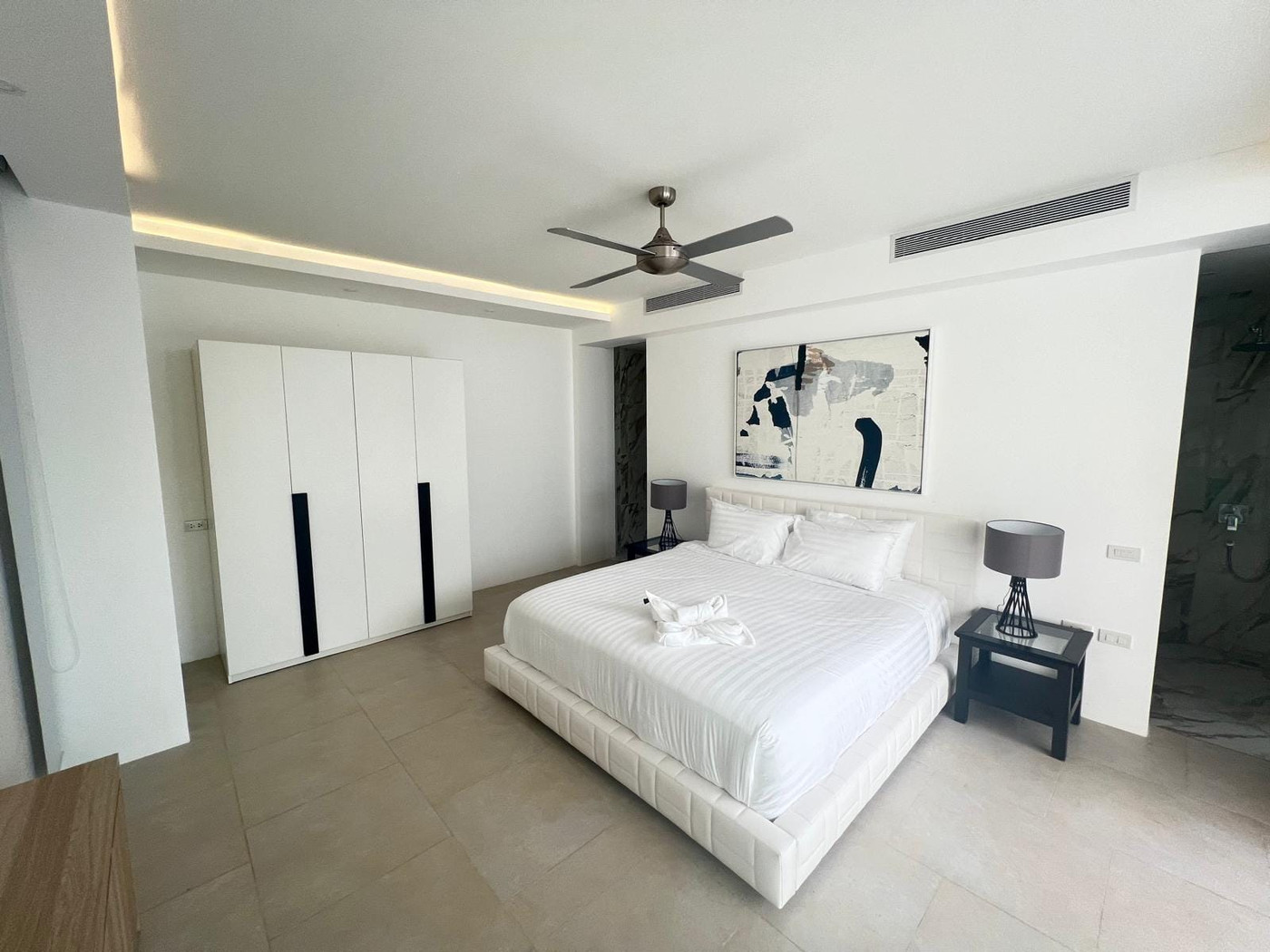 Baan Perwah – Villa de 8 chambres en bord de mer à louer à long terme à Kata