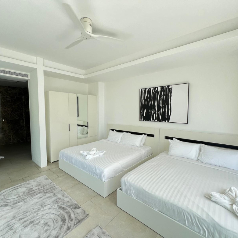 Baan Perwah – Villa de 8 chambres en bord de mer à louer à long terme à Kata