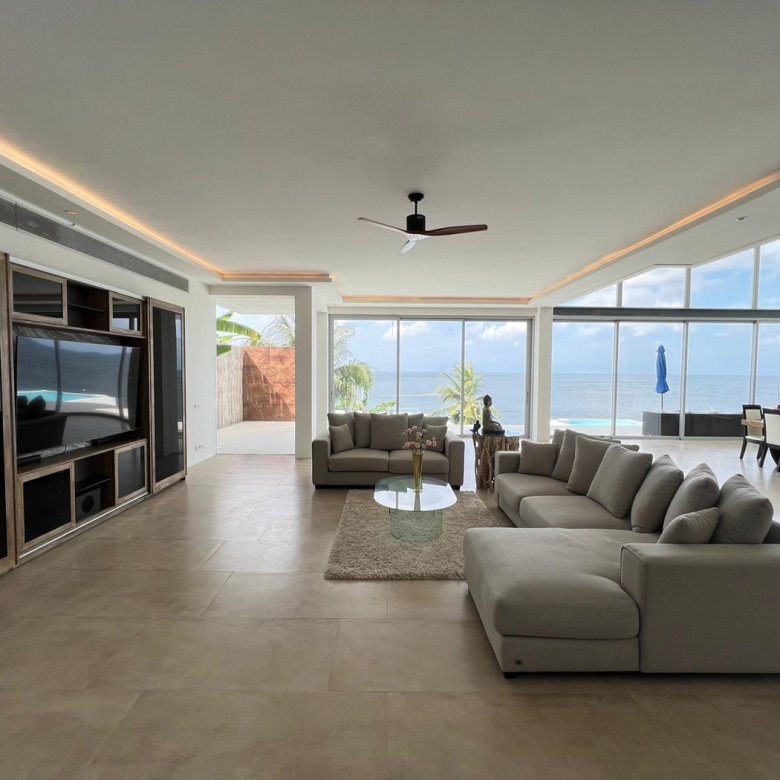 Baan Perwah – Villa de 8 chambres en bord de mer à louer à long terme à Kata