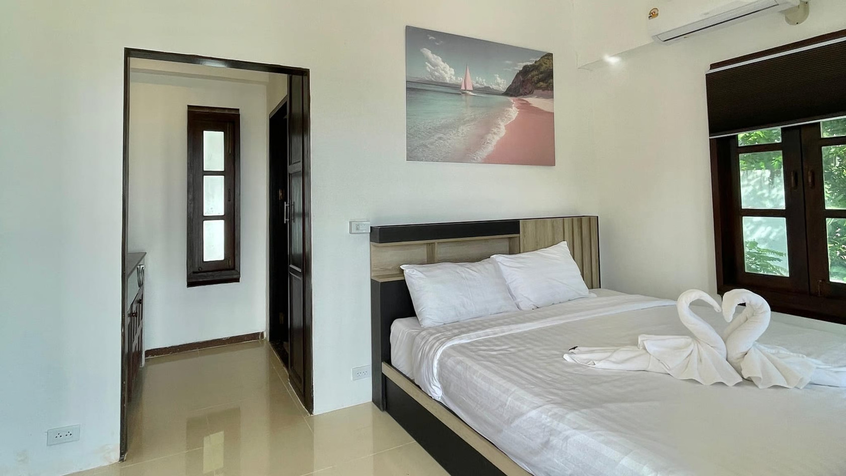 Baan Perwah – Villa de 8 chambres en bord de mer à louer à long terme à Kata