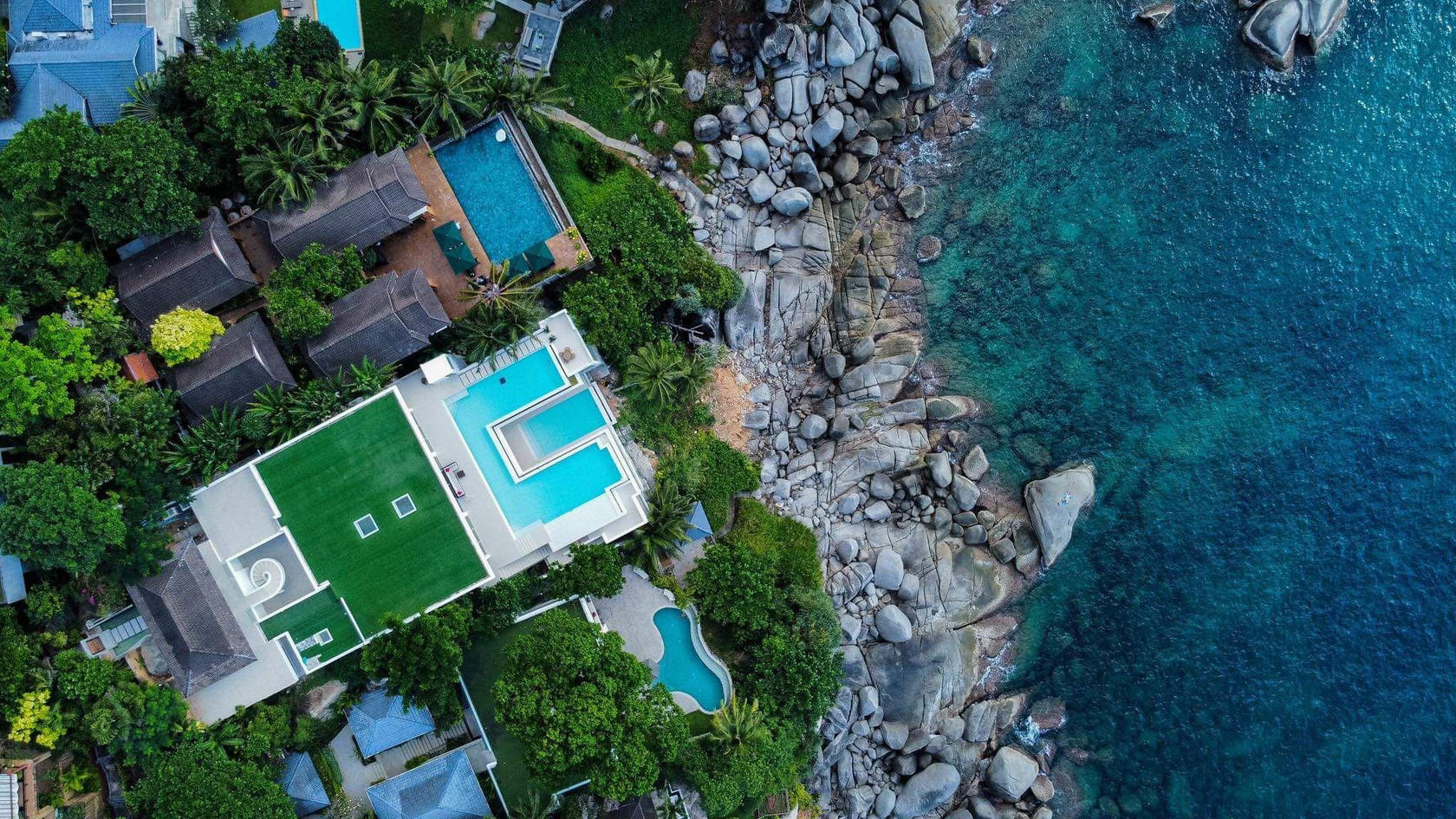 Baan Perwah – Villa de 8 chambres en bord de mer à louer à long terme à Kata