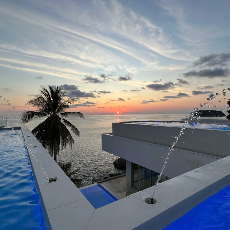 Baan Perwah – Villa de 8 chambres en bord de mer à louer à long terme à Kata