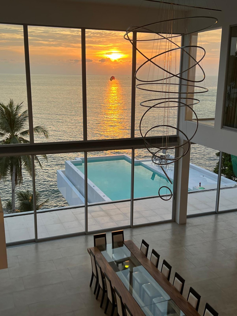 Baan Perwah – Villa de 8 chambres en bord de mer à louer à long terme à Kata