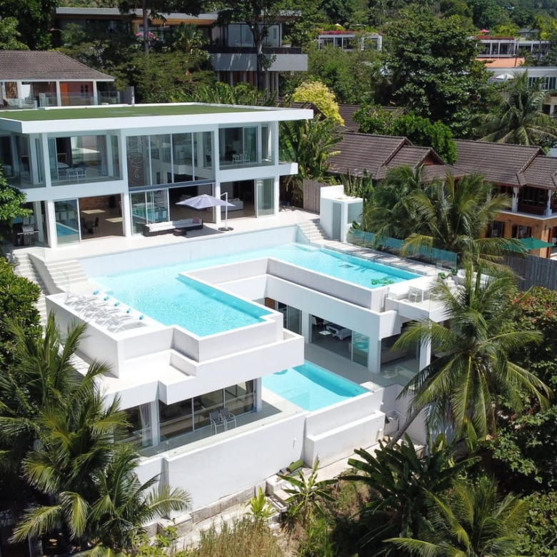 Baan Perwah – Villa de 8 chambres en bord de mer à louer à long terme à Kata