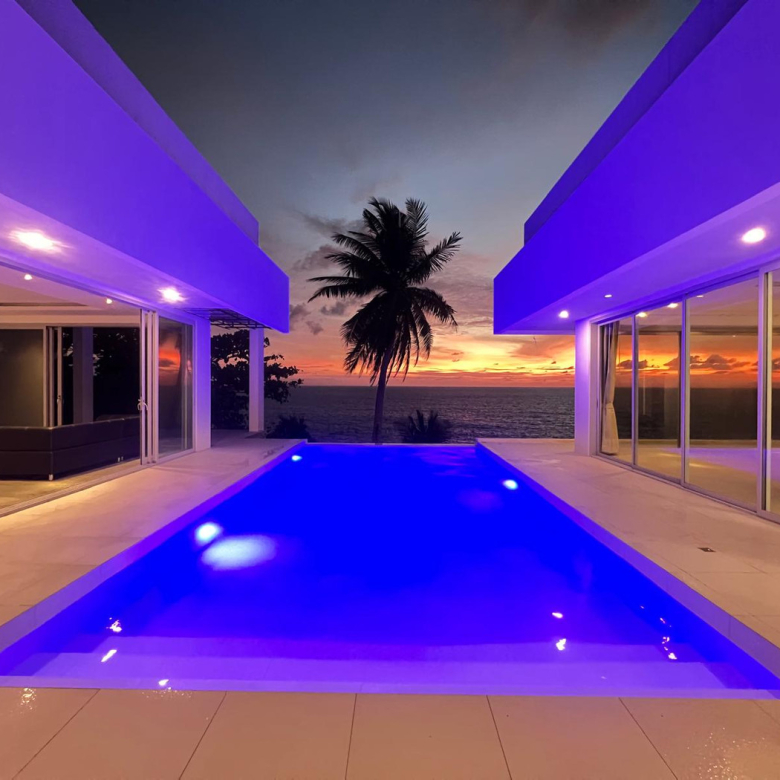 Baan Perwah – Villa de 8 chambres en bord de mer à louer à long terme à Kata