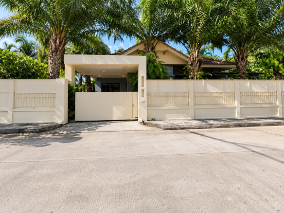 Villa de 3 chambres à vendre à Chalong