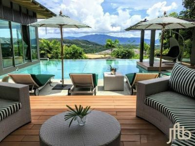 Villa de 4 chambres avec vue sur mer à vendre à Layan Phuket, dans le complexe La Colline