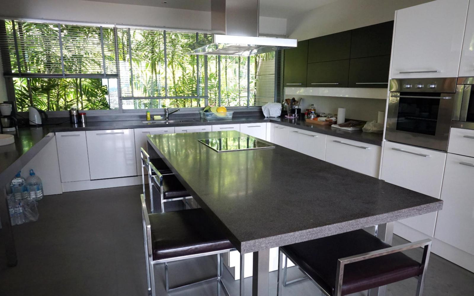 Villa de 4 chambres avec vue sur mer à vendre à Layan Phuket, dans le complexe La Colline
