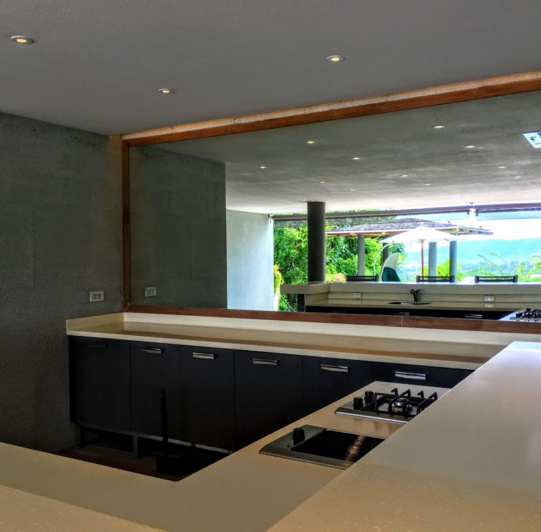 Villa de 4 chambres avec vue sur mer à vendre à Layan Phuket, dans le complexe La Colline