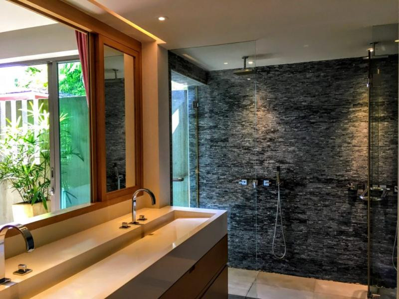 Villa de 4 chambres avec vue sur mer à vendre à Layan Phuket, dans le complexe La Colline