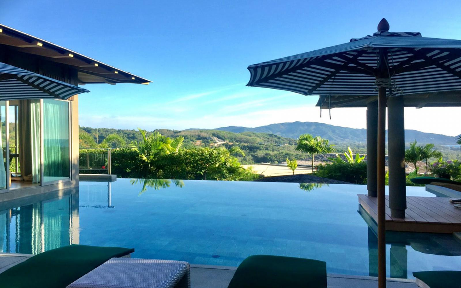 Villa de 4 chambres avec vue sur mer à vendre à Layan Phuket, dans le complexe La Colline