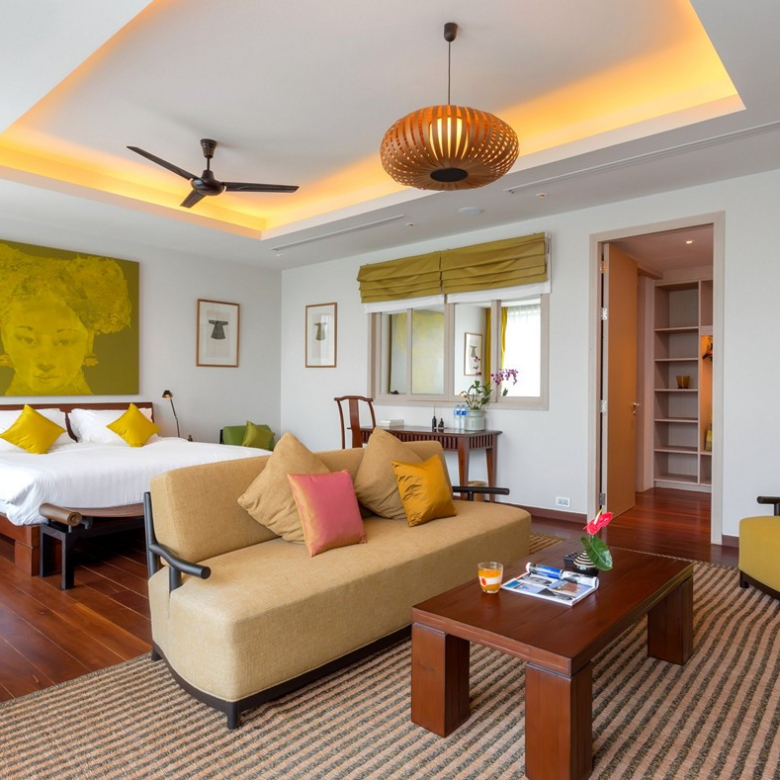 Propriété privée de 18 chambres avec vue sur mer à vendre à Layan, Phuket