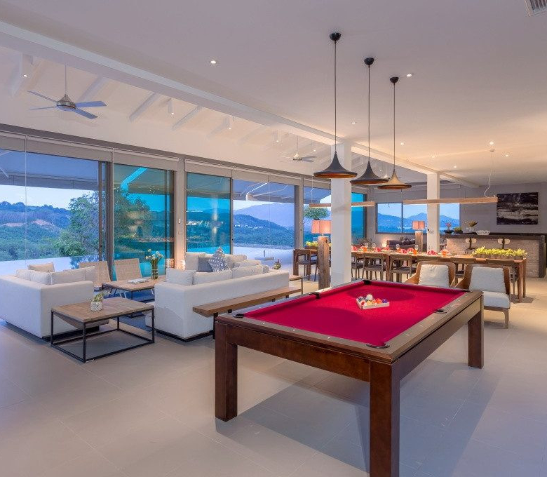 Propriété privée de 18 chambres avec vue sur mer à vendre à Layan, Phuket
