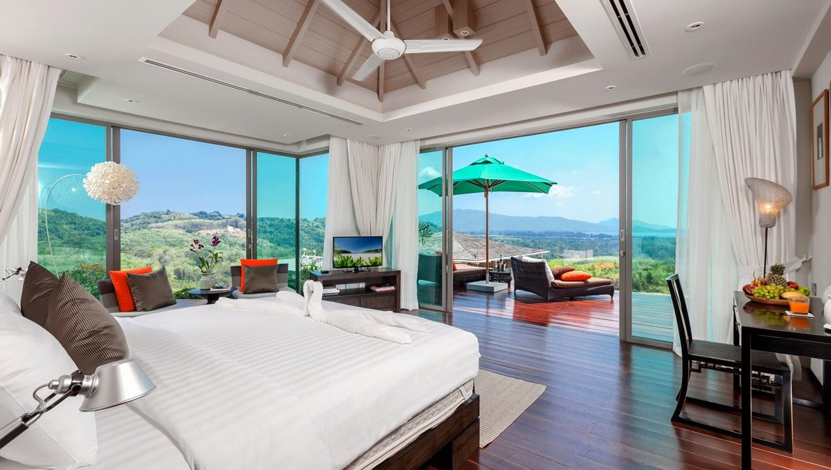 Propriété privée de 18 chambres avec vue sur mer à vendre à Layan, Phuket