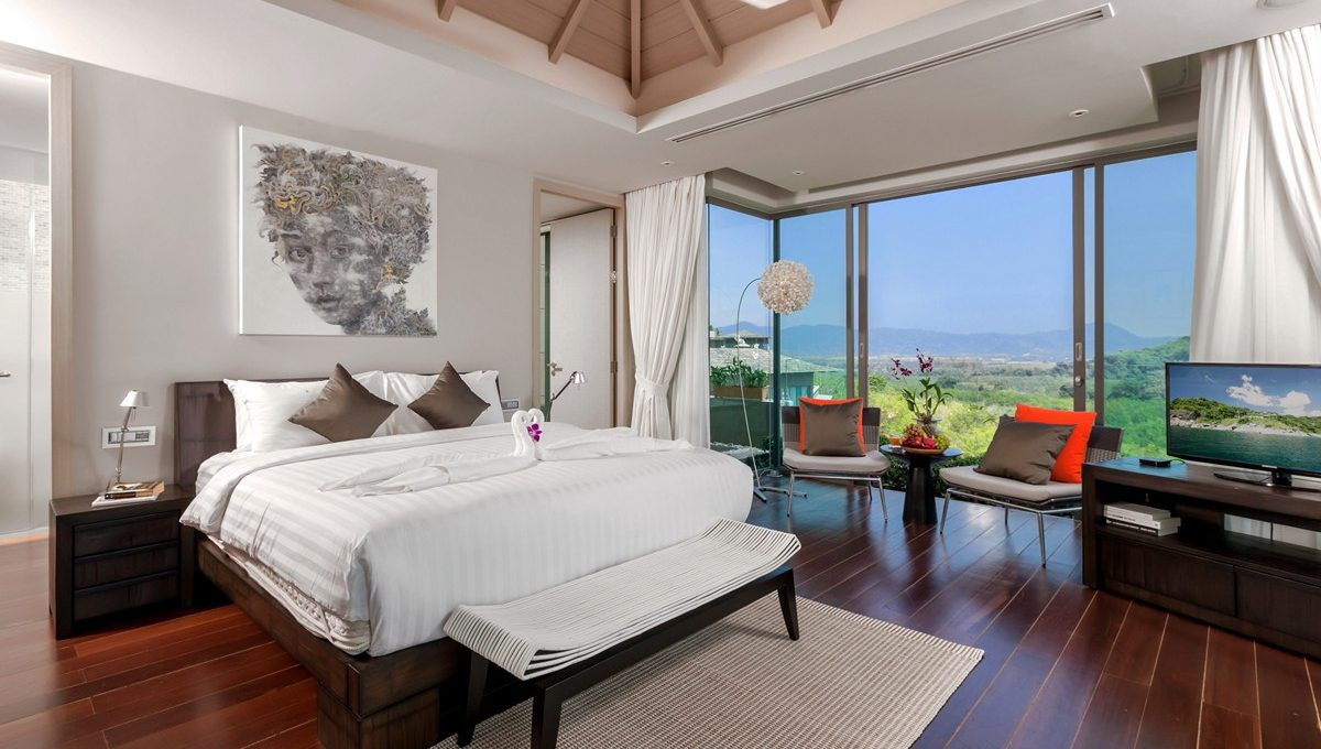 Propriété privée de 18 chambres avec vue sur mer à vendre à Layan, Phuket