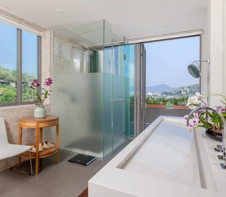 Propriété privée de 18 chambres avec vue sur mer à vendre à Layan, Phuket