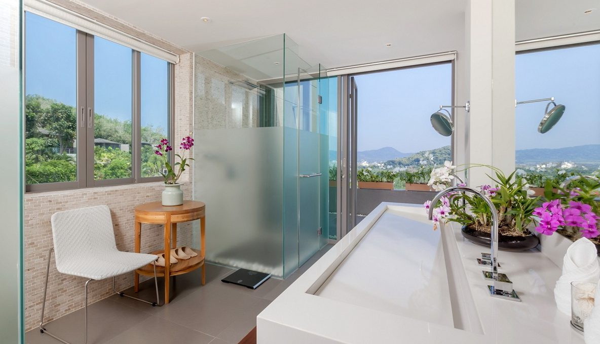 Propriété privée de 18 chambres avec vue sur mer à vendre à Layan, Phuket