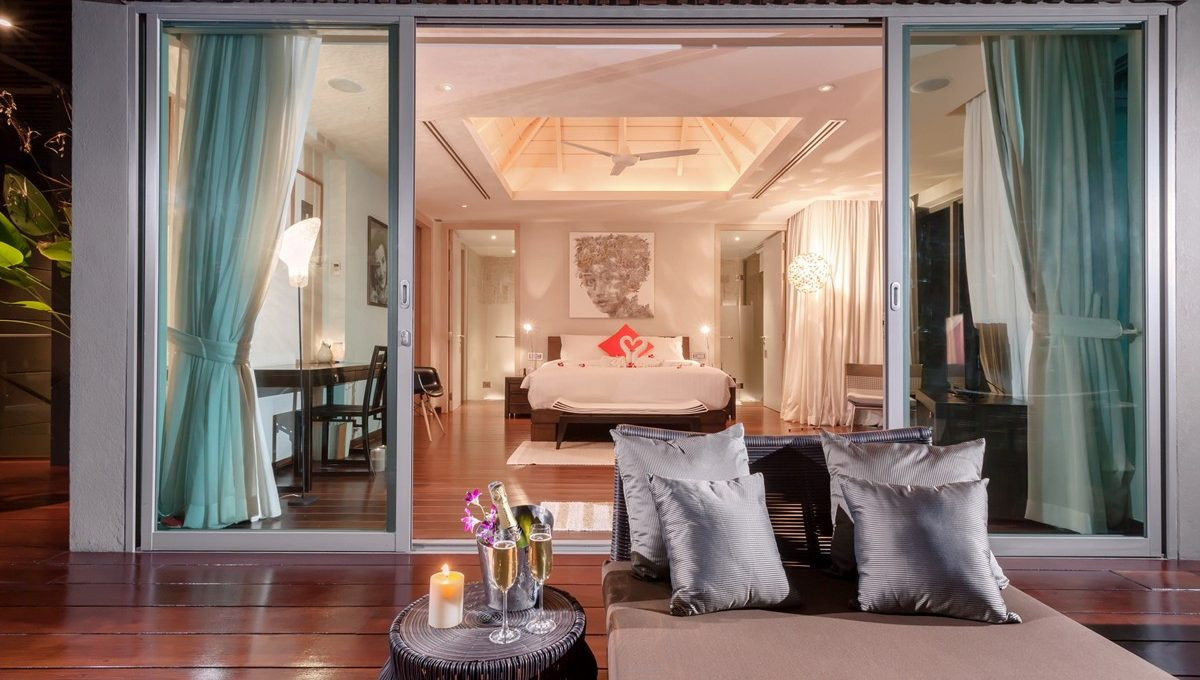 Propriété privée de 18 chambres avec vue sur mer à vendre à Layan, Phuket
