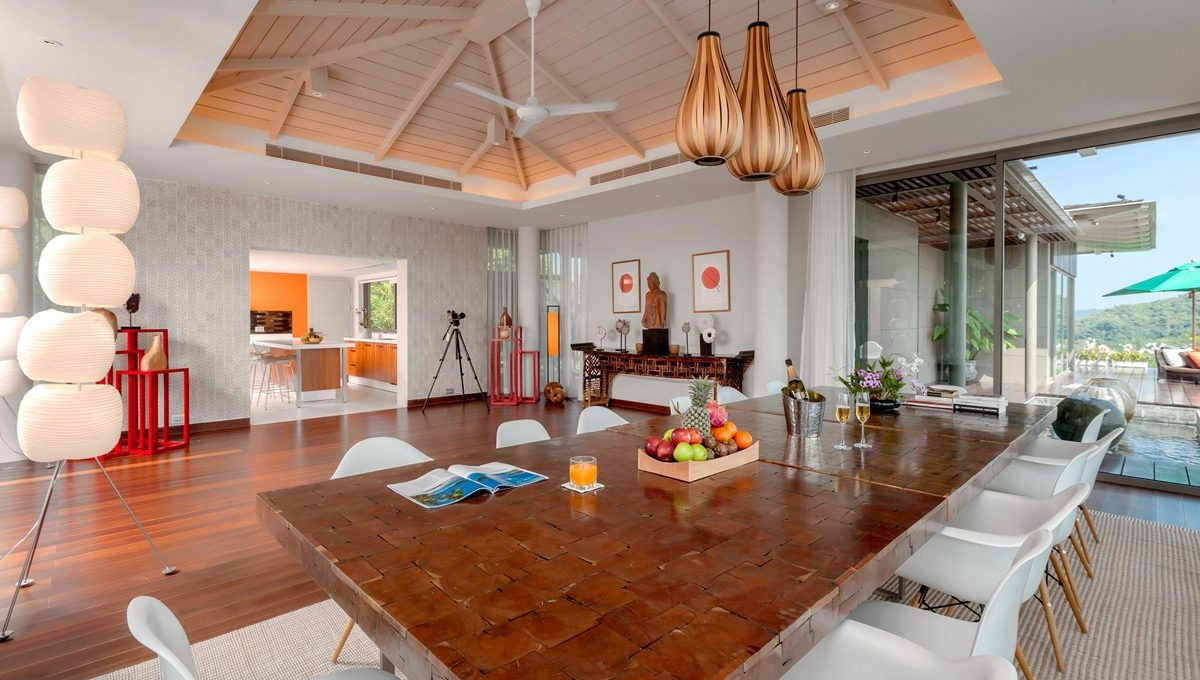 Propriété privée de 18 chambres avec vue sur mer à vendre à Layan, Phuket