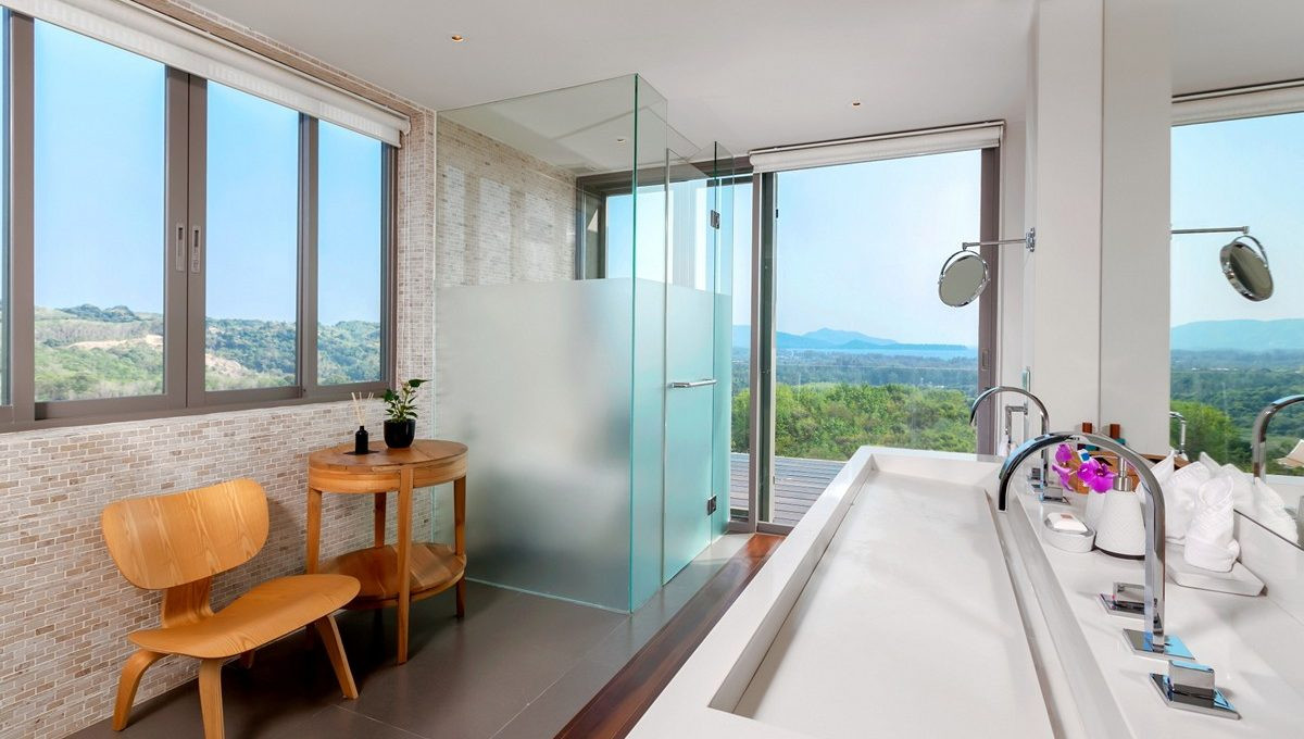 Propriété privée de 18 chambres avec vue sur mer à vendre à Layan, Phuket