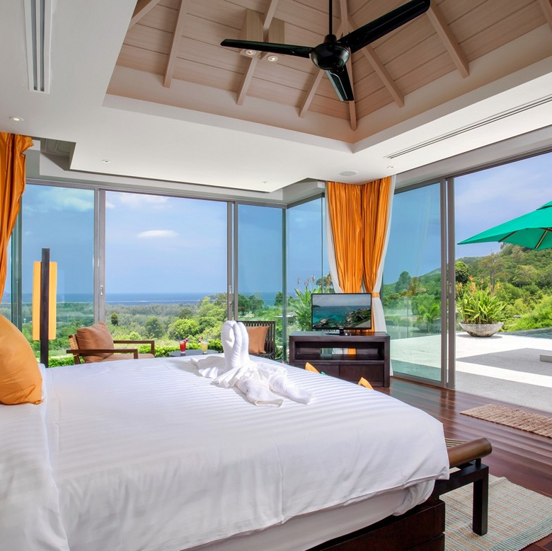 Propriété privée de 18 chambres avec vue sur mer à vendre à Layan, Phuket
