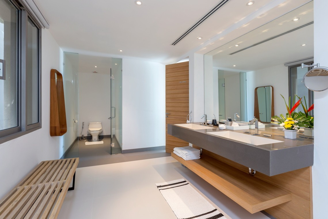 Propriété privée de 18 chambres avec vue sur mer à vendre à Layan, Phuket