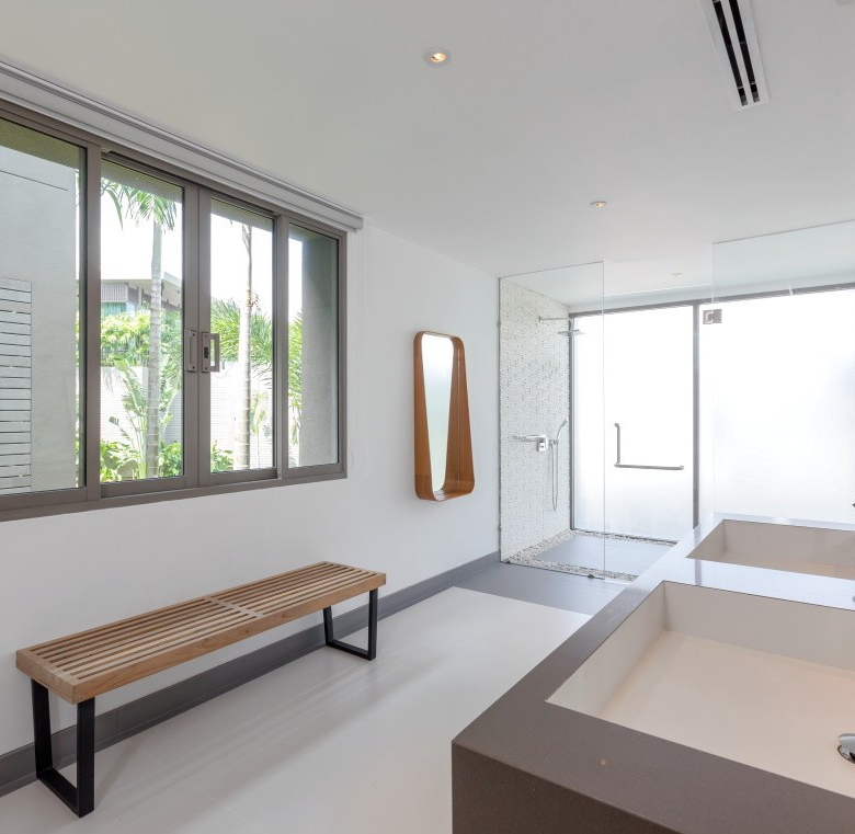Propriété privée de 18 chambres avec vue sur mer à vendre à Layan, Phuket