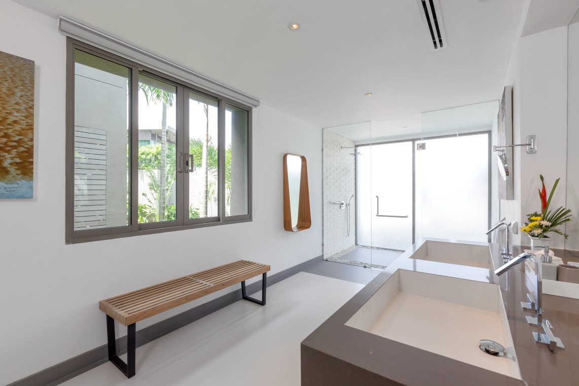 Propriété privée de 18 chambres avec vue sur mer à vendre à Layan, Phuket