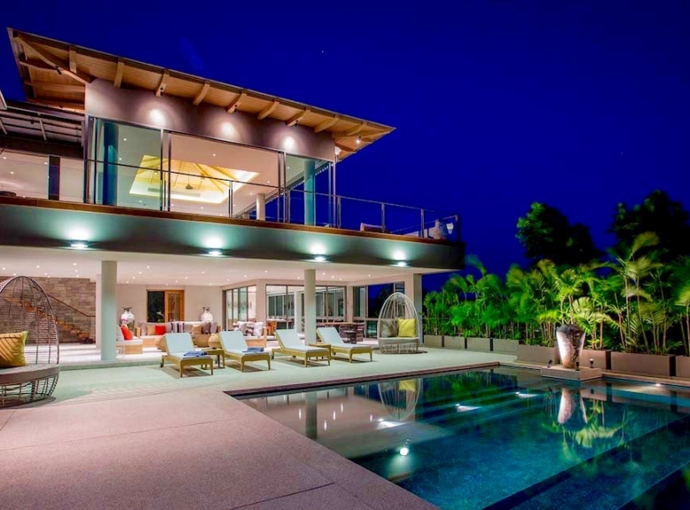 Propriété privée de 18 chambres avec vue sur mer à vendre à Layan, Phuket
