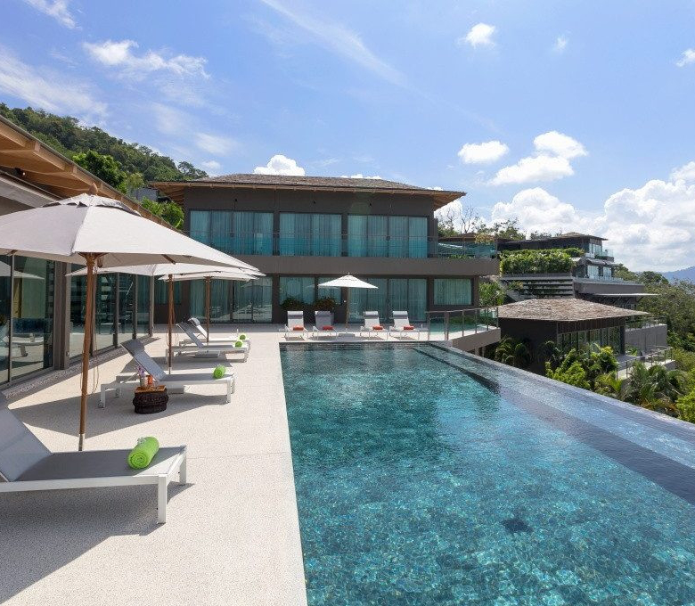 Propriété privée de 18 chambres avec vue sur mer à vendre à Layan, Phuket