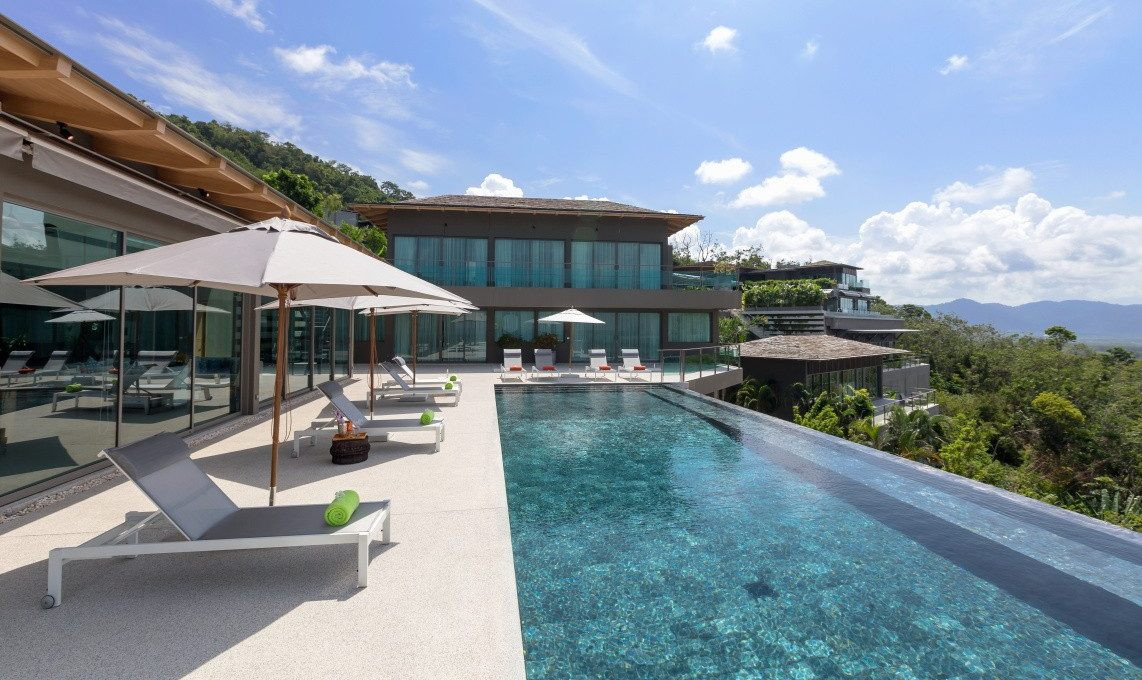 Propriété privée de 18 chambres avec vue sur mer à vendre à Layan, Phuket