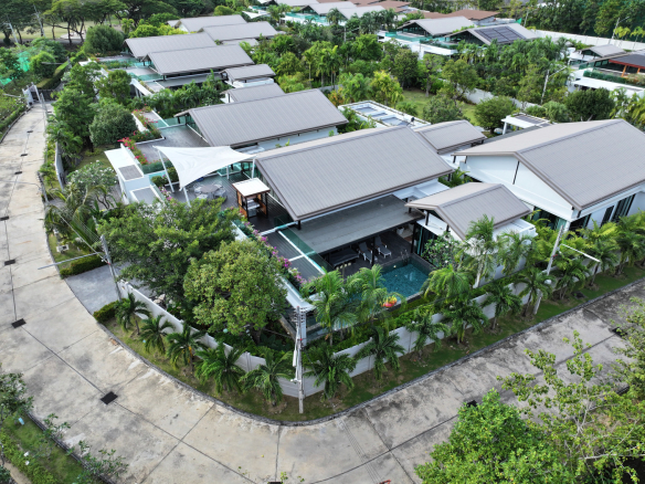 Nai Harn Baan Bua Baan Varij villa à vendre