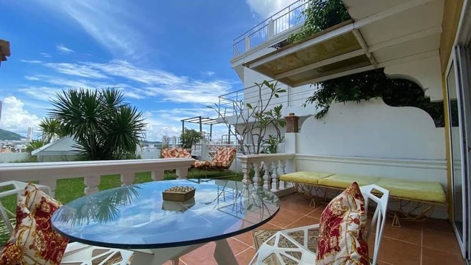 Studio avec vue sur mer et jardin privé à louer à Patong