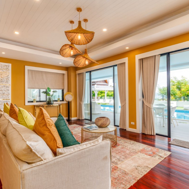Villa de 5 chambres avec piscine et vue sur mer à vendre à Surin, Phuket