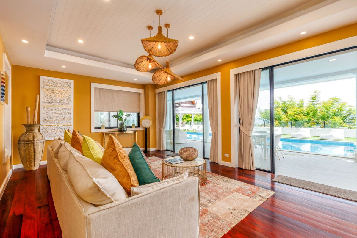 Villa de 5 chambres avec piscine et vue sur mer à vendre à Surin, Phuket