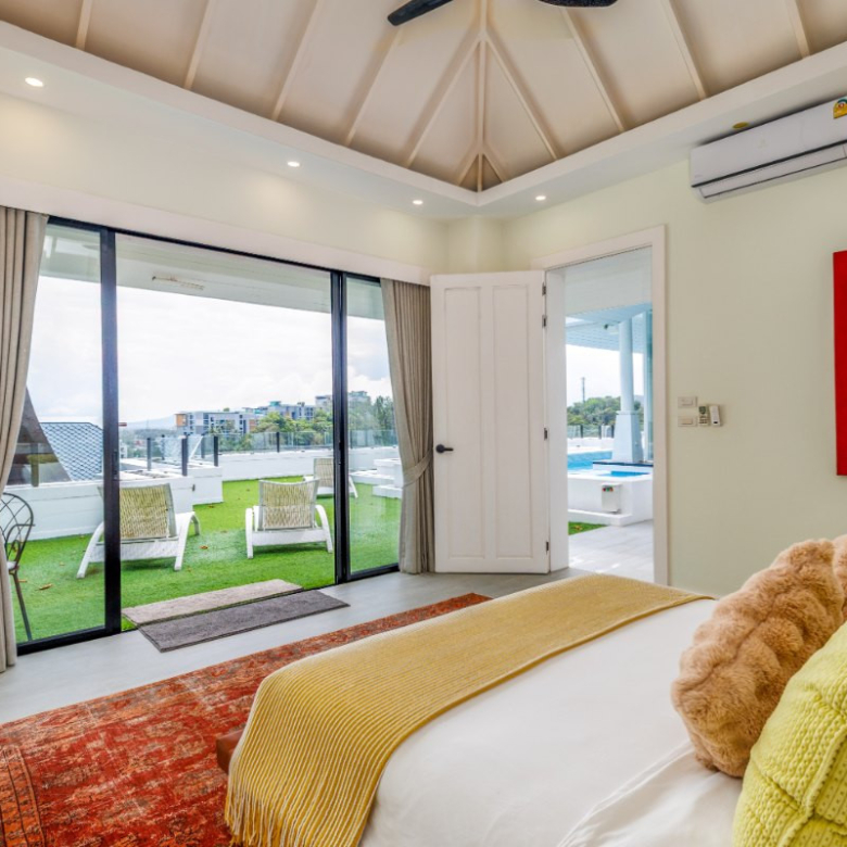 Villa de 5 chambres avec piscine et vue sur mer à vendre à Surin, Phuket