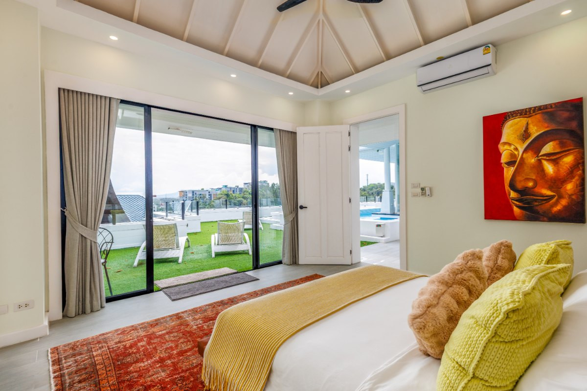 Villa de 5 chambres avec piscine et vue sur mer à vendre à Surin, Phuket